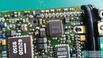 美国军用通信设备维修实录 摩托罗拉军刀对讲机拆解与修复全过程